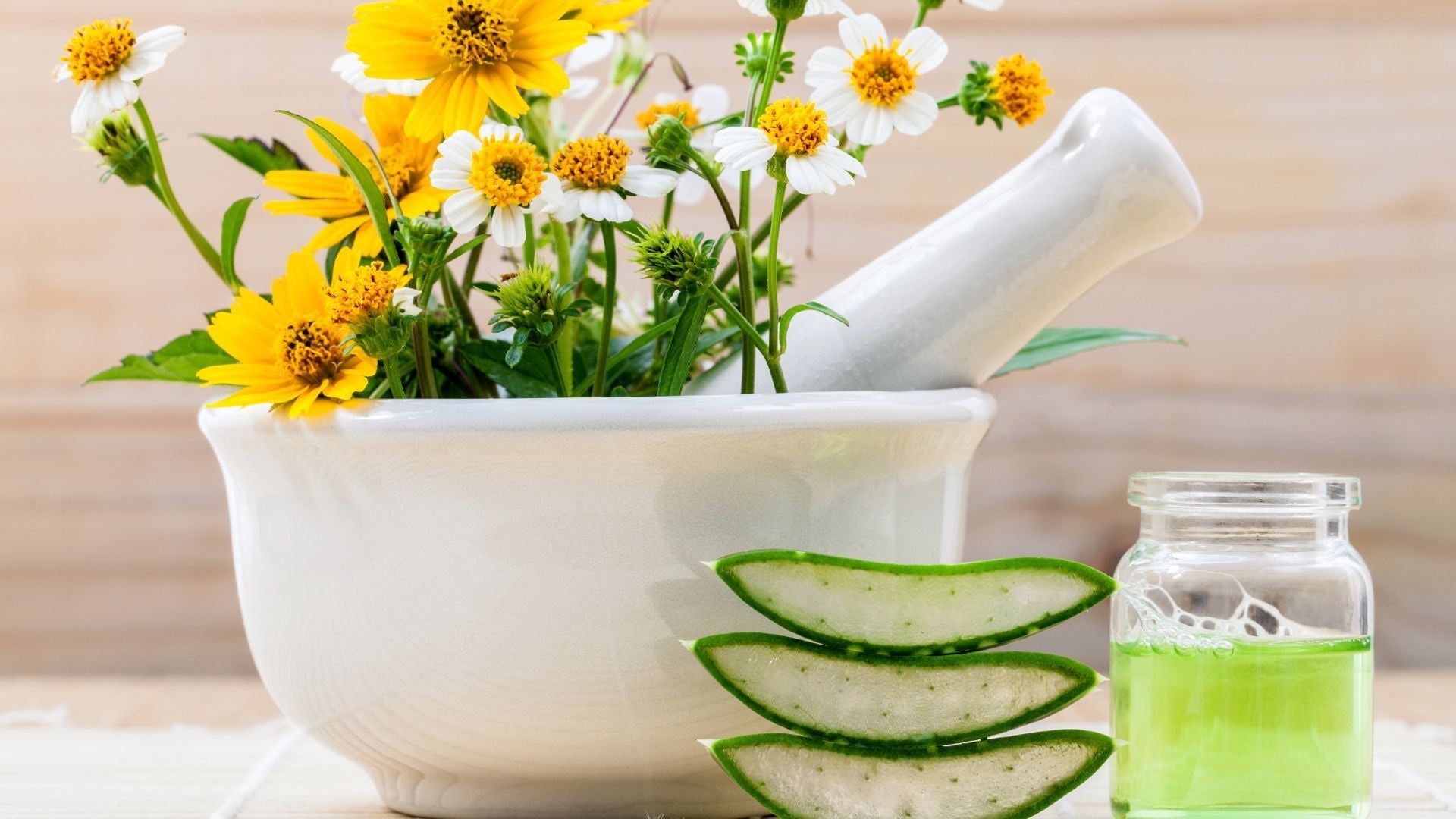 natural ingredients aloe and chamomile